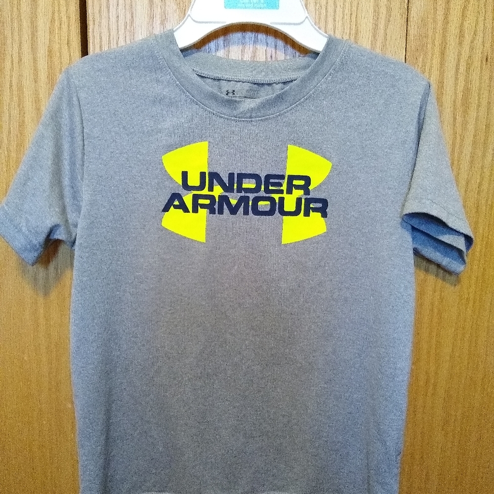 Under Armor boys t-shirt